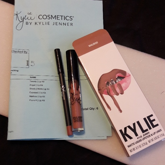 Kylie Jenner Matte Lip Kits - Picture 2 of 7